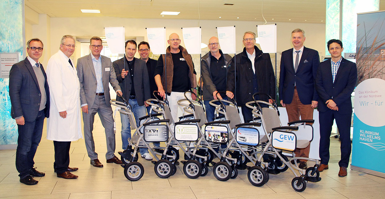 Klinikum Wilhelmshaven sorgt mit neuen Transportstühlen für ein Mehr an Mobilität im Klinikalltag